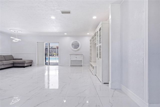 1124 KING ARTHUR COURT, Valrico, FL 33594