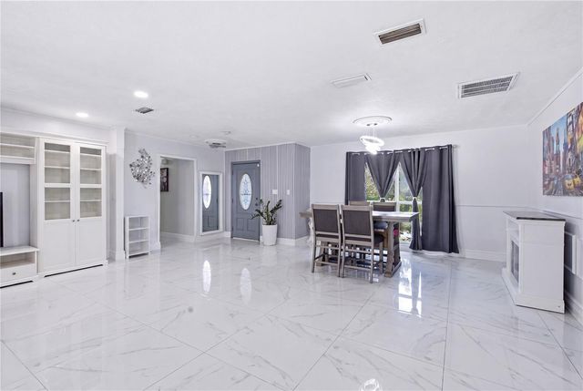 1124 KING ARTHUR COURT, Valrico, FL 33594