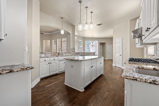 2308 Megan Way, Arlington, TX 76016