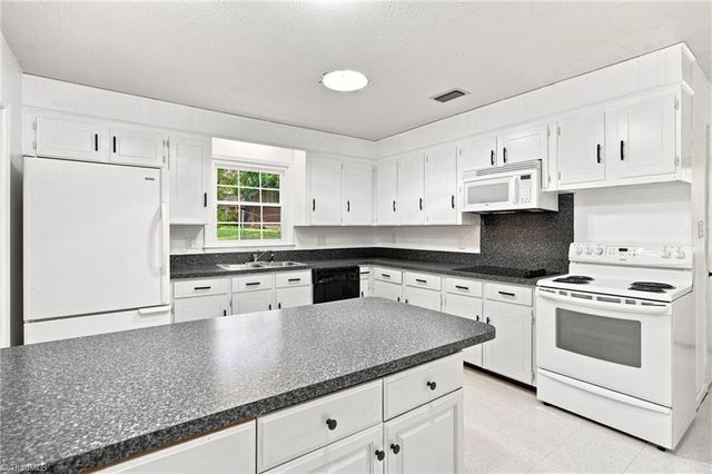 1045 S Magnolia Street, Mooresville, NC 28115