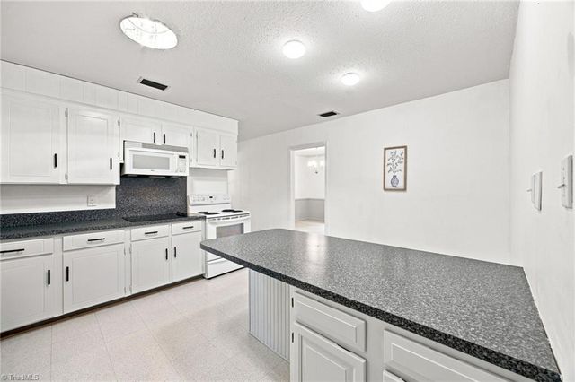 1045 S Magnolia Street, Mooresville, NC 28115