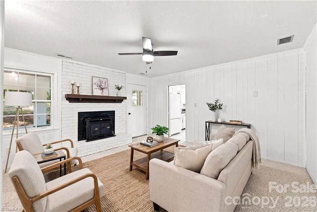 1045 S Magnolia Street, Mooresville, NC 28115