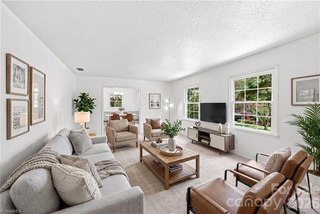 1045 S Magnolia Street, Mooresville, NC 28115