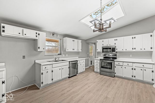 7221 Hague Road, Indianapolis, IN 46256