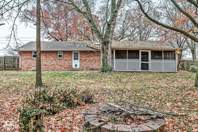 7221 Hague Road, Indianapolis, IN 46256