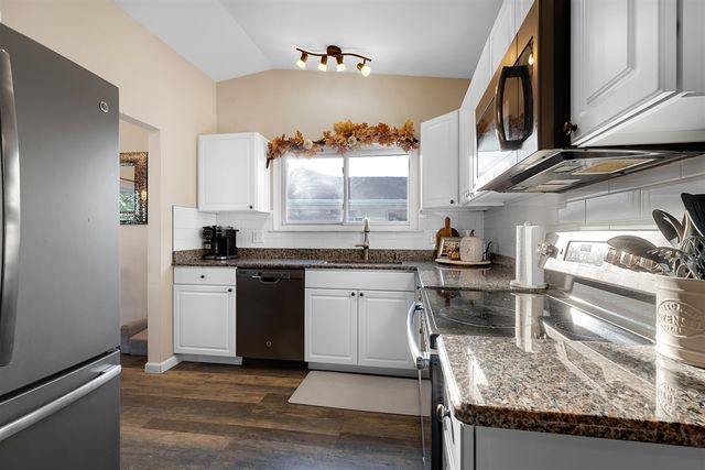 43875 Leeann Lane, Canton, MI 48187