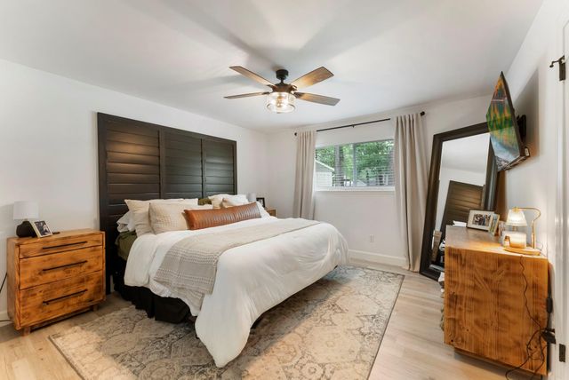 10 E White Willow Circle, Spring, TX 77381