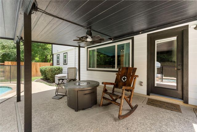 10 E White Willow Circle, Spring, TX 77381