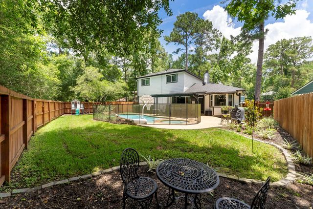 10 E White Willow Circle, Spring, TX 77381