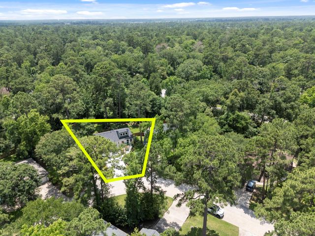 10 E White Willow Circle, Spring, TX 77381
