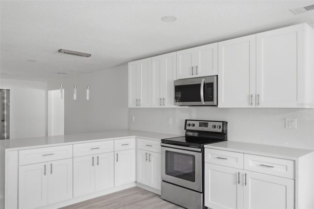2733 CASTLE OAK AVENUE, Orlando, FL 32808