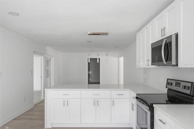 2733 CASTLE OAK AVENUE, Orlando, FL 32808