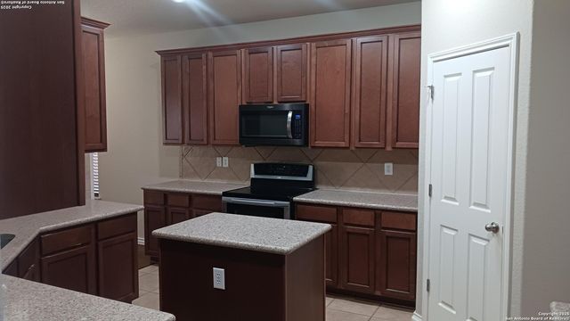 10731 ALYSSUM FLD, Helotes, TX 78023