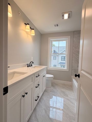 9 Acton Rd 4, Chelmsford, MA 01824