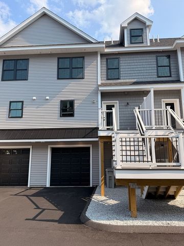 9 Acton Rd 4, Chelmsford, MA 01824