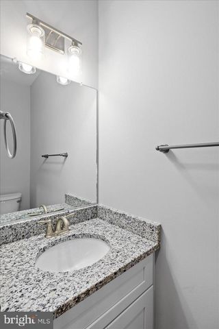 327 YORKTOWN BLVD, Locust Grove, VA 22508