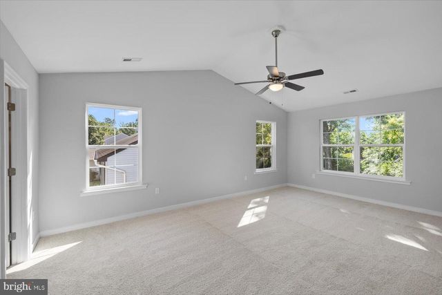 327 YORKTOWN BLVD, Locust Grove, VA 22508