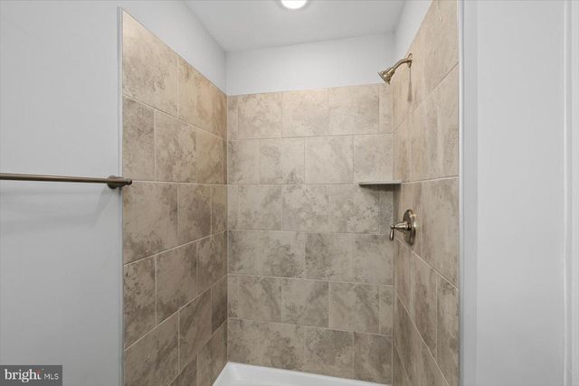 327 YORKTOWN BLVD, Locust Grove, VA 22508