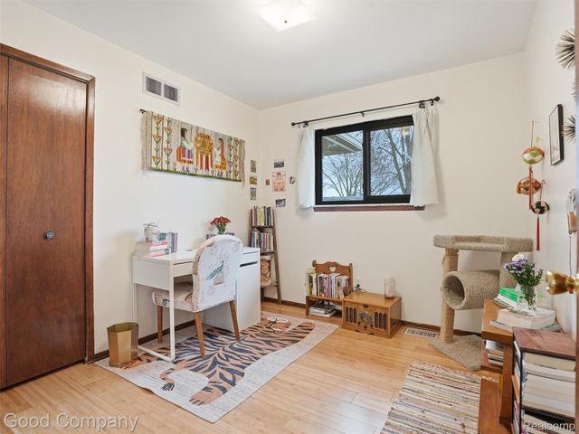 8717 Cologne Drive, Sterling Heights, MI 48314