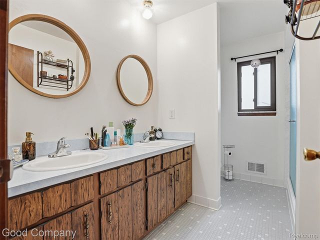 8717 Cologne Drive, Sterling Heights, MI 48314