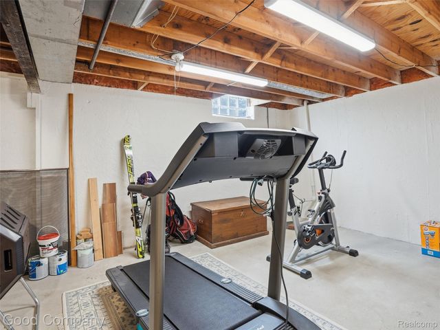 8717 Cologne Drive, Sterling Heights, MI 48314