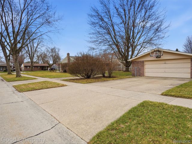 8717 Cologne Drive, Sterling Heights, MI 48314