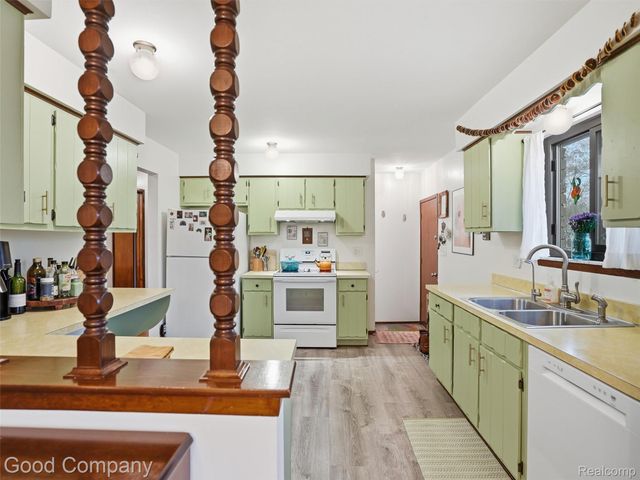 8717 Cologne Drive, Sterling Heights, MI 48314