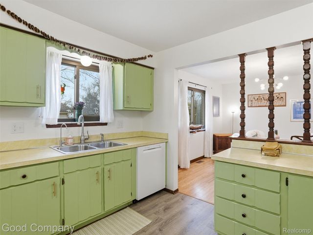 8717 Cologne Drive, Sterling Heights, MI 48314