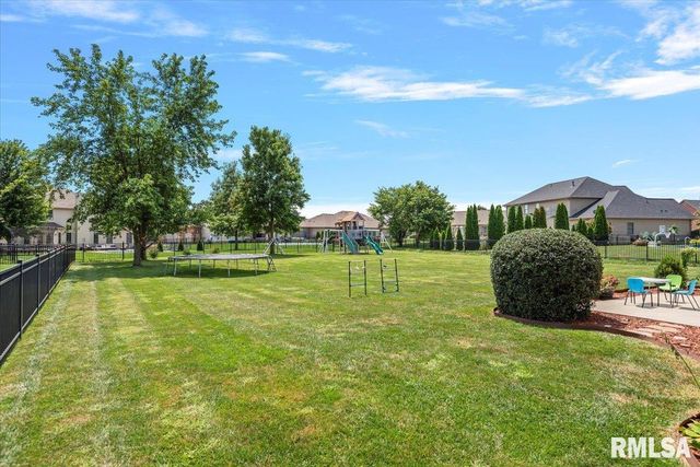 1600 E SPRUCE Street, Chatham, IL 62629