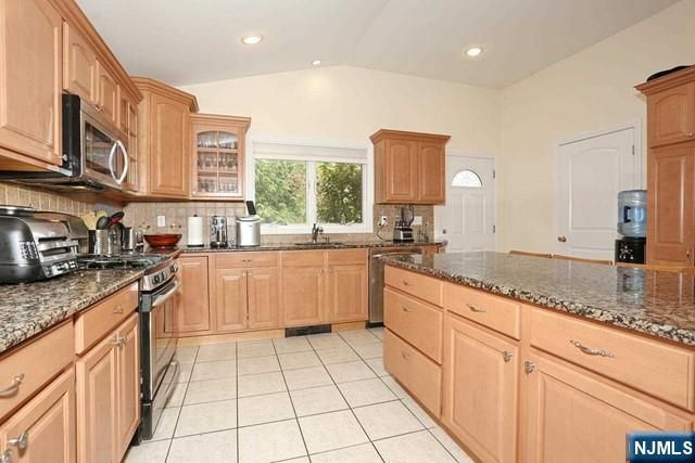 84 12th Street, Cresskill, NJ 07626