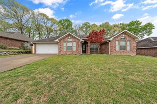 208 Homestead Drive, Palestine, TX 75801