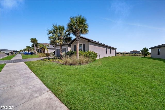 13846 Pine Lodge LN, Fort Myers, FL 33913