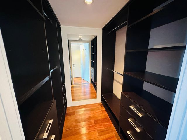 50 Biscayne Boulevard 2108, Miami, FL 33132