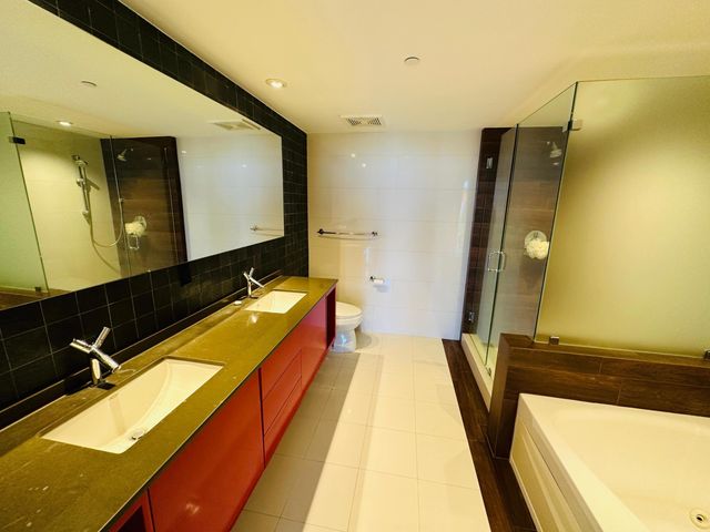 50 Biscayne Boulevard 2108, Miami, FL 33132