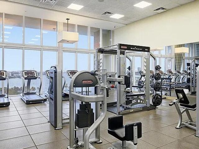 50 Biscayne Boulevard 2108, Miami, FL 33132