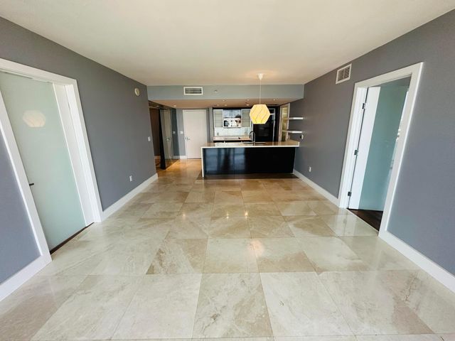 50 Biscayne Boulevard 2108, Miami, FL 33132