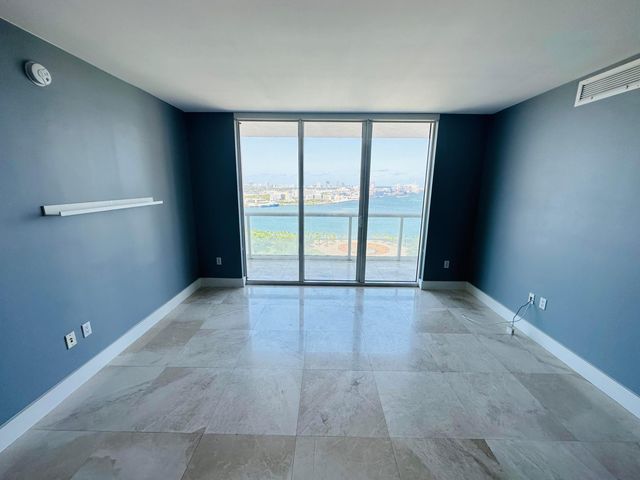 50 Biscayne Boulevard 2108, Miami, FL 33132