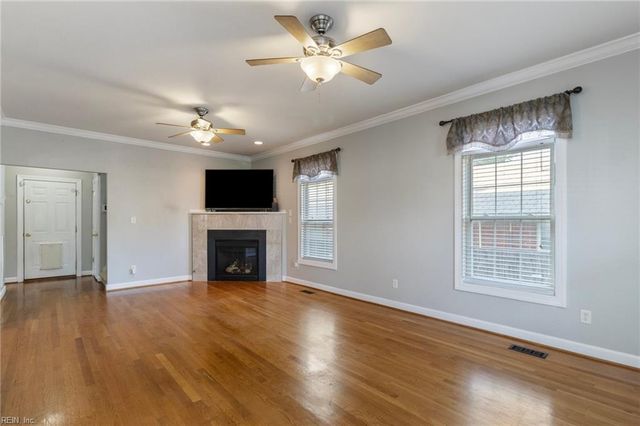 9434 Peachtree ST, Norfolk, VA 23503