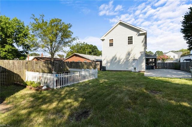 9434 Peachtree ST, Norfolk, VA 23503