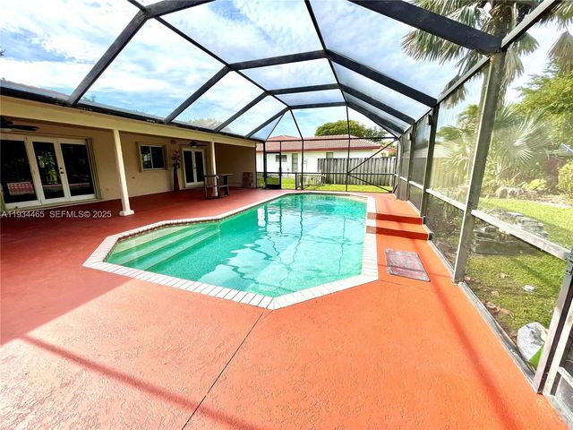 10001 NW 11th Mnr, Coral Springs, FL 33071