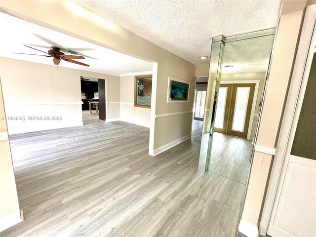 10001 NW 11th Mnr, Coral Springs, FL 33071