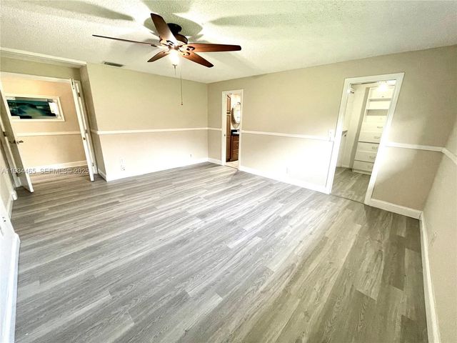 10001 NW 11th Mnr, Coral Springs, FL 33071