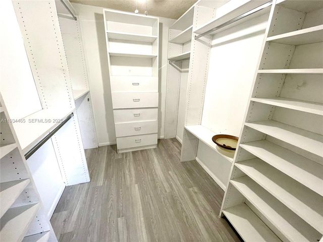 10001 NW 11th Mnr, Coral Springs, FL 33071