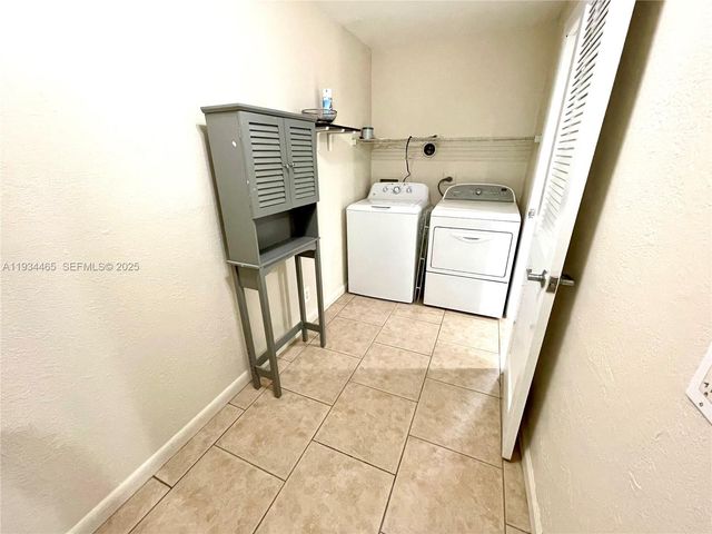 10001 NW 11th Mnr, Coral Springs, FL 33071