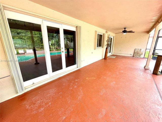 10001 NW 11th Mnr, Coral Springs, FL 33071