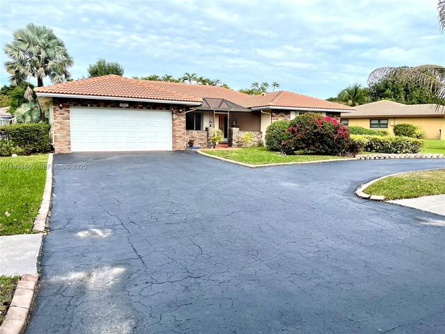 10001 NW 11th Mnr, Coral Springs, FL 33071