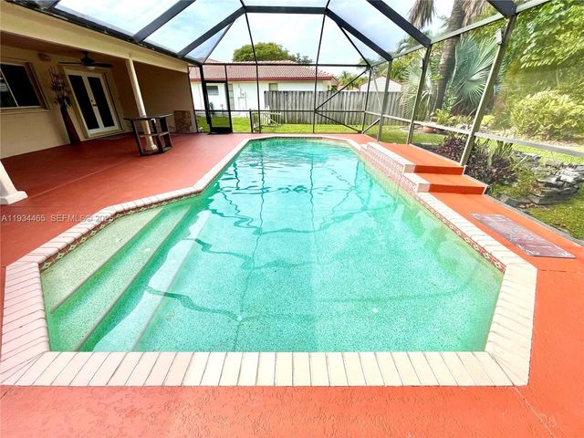 10001 NW 11th Mnr, Coral Springs, FL 33071