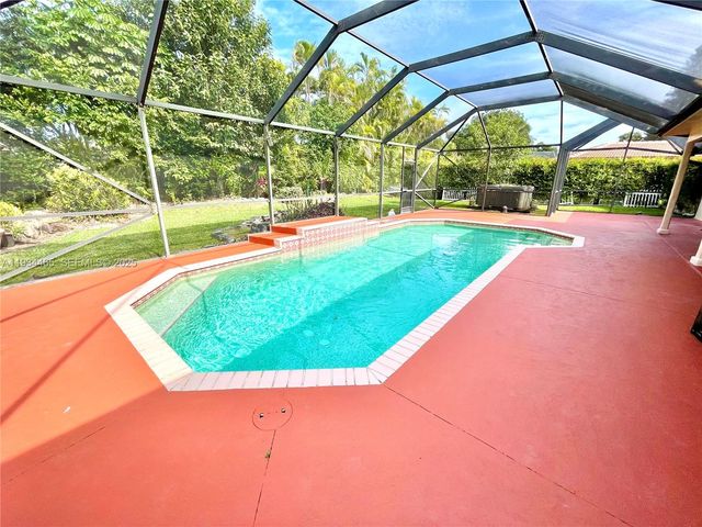 10001 NW 11th Mnr, Coral Springs, FL 33071