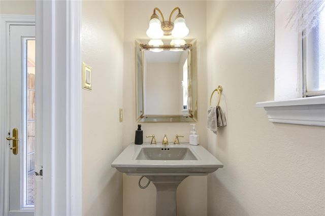 907 Dominion Drive, Katy, TX 77450