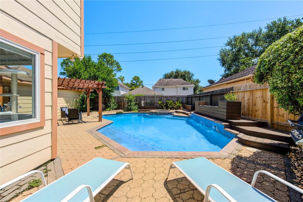 907 Dominion Drive, Katy, TX 77450